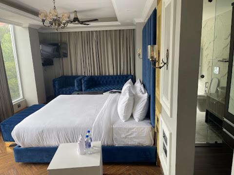 Claret Inn & Suite دالهوزي المظهر الخارجي الصورة